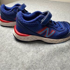 New Balance Kids Blue and Red Sneakers 680v6‎